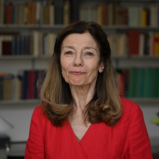 Die Schriftstellerin Ursula Krechel, aufgenommen in ihrer Wohnung in Berlin.