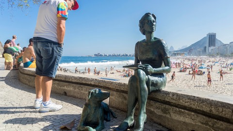 Clarice Lispector-Statue in Rio de Janeiro