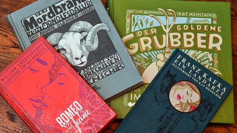 Verschiedene Bücher der Illustratorin und Zeichnerin Kat Menschik