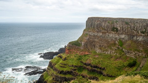Die Fantasy-Welt in „Air" erinnert mit ihren Landschaften an die Serie „Game of Thrones“. Im Bild einer der Drehorte im Norden Irlands.