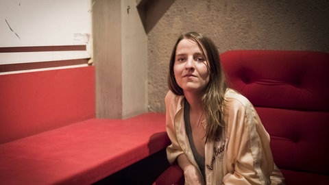 Die Schriftstellerin und Regisseurin Helene Hegemann präsentiert in Berlin ihren Film Axolotl Overkill.