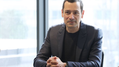 Jean-Baptiste Andrea ist ein französischer Schriftsteller, Filmregisseur und Drehbuchautor.