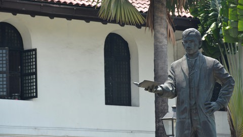 Eine der vielen José-Rizal-Statuen in den Philippinen. Hier im berühmten Fort Santiago in Intramuros, Manila, wo Rizal inhaftiert war