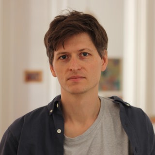 Rezensent Roman Kaiser-Mühlecker. 