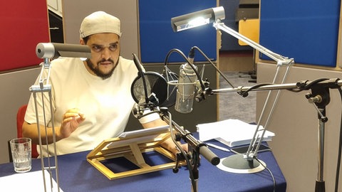 Yasin El Harrouk liest „bruder, wenn wir nicht family sind, wer dann?“ von Oliver Lovrenski