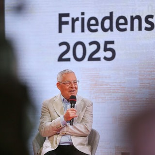 Der Osteuropa-Historiker Karl Schlögel ist mit dem Friedenspreis des deutschen Buchhandels 2025 ausgezeichnet worden.