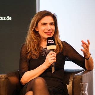 Die Autorin Dana Grigorcea auf der Jubiläumsfeier "50 Jahre SWR Bestenliste" im Literaturhaus Stuttgart