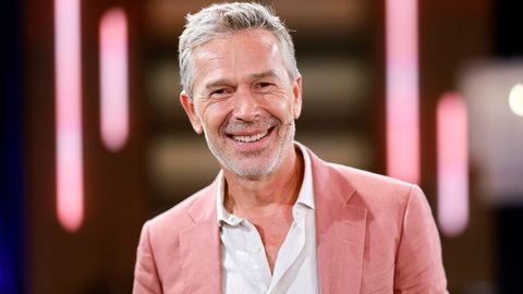 Autor Dirk Steffens "Hoffnungslos optimistisch" | Trotz aller Krisen: Wir sind nicht machtlos und haben mehr Lösungen als Probleme