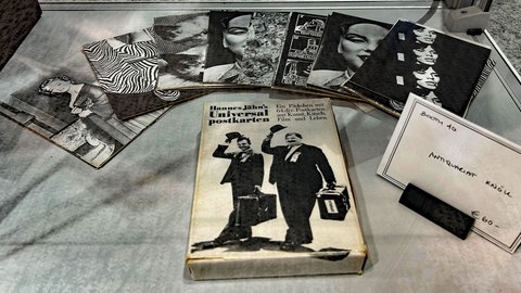 Sammlung alter Postkarten aus Kunst und Kitsch