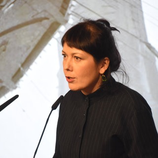 Die Schriftstellerin Dr. Dana von Suffrin