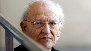 Der französische Comic-Künstler Jean Giraud alias Moebius am 19.04.2008 bei der Internationalen Comic Schau in Barcelona. 