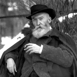 Wilhelm Busch (1832-1908), deutscher Schriftsteller, Maler und Zeichner. Die Aufnahme entstand 1907 im Garten seines Hauses in Mechtshausen bei Seesen.