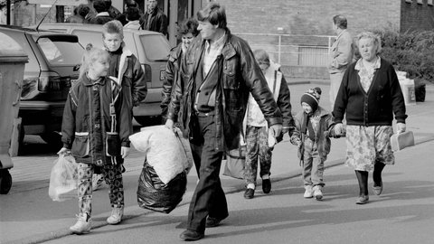 Ankunft von Russisch Deutschen Aussiedlern im Aufnahmelager Unna am 09.04.1996.