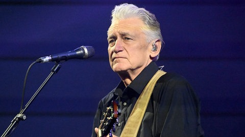 Der österreichische Musiker Rainhard Fendrich bei einem Auftritt im bayerischen Landshut.