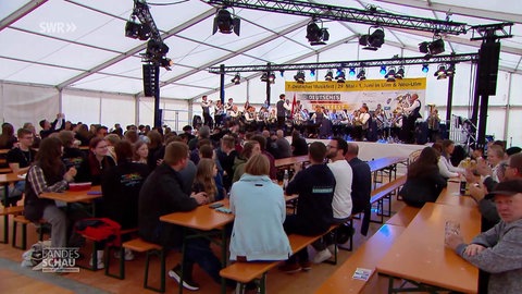 Blaskapelle auf der Bühne