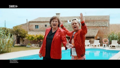 Olaf der Flipper aus Bretten singt gemeinsam mit Ballermann-Star Lorenz Büffel