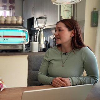 Sonja Faber-Schrecklein im Gespräch mit Gesangstalent Laura Schopf aus Auenwald