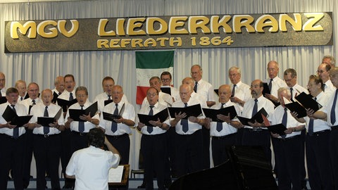 Männerchor des MGV Liederkranz im Bürgerhaus in Bergisch-Gladbach (2006)