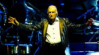 James Last und sein Orchester live auf der Bühne 2015 in Regensburg. 