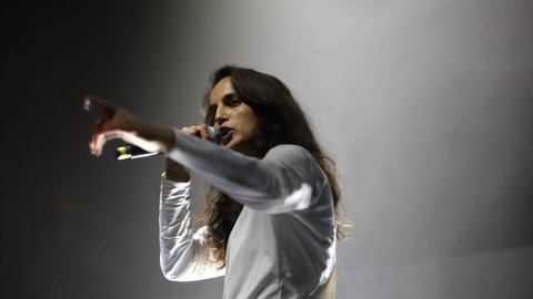 Rapperin Ebow während der Fotoprobe zu "Revolt. She said. Revolt again. Mar-a-Lago" im Berliner Ensemble (2018)