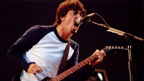 Dave Grohl bei einem Konzert in den Anfangstagen der Foo Fighters