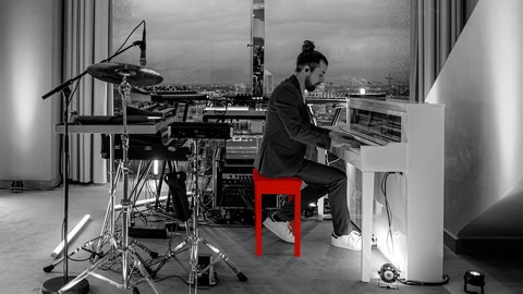 Der Pianist und Komponist Tobias Schmitz 