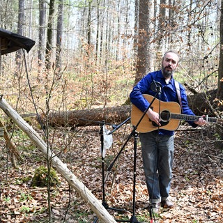 Stephen Burch mit Gitarre