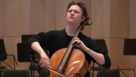 Cellist Arne Zeller