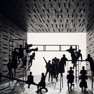 Die Staatsoper Stuttgart ist bekannt für atemberaubende Inszenierungen. Hier zu sehen: Il trovatore an der Staatsoper Stuttgart.