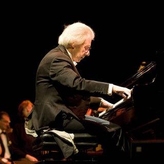 Lalo Schiffrin am Flügel