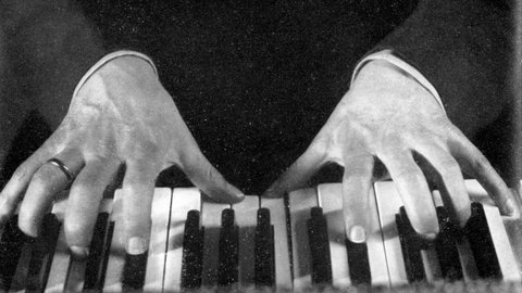 Rachmaninoffs Hände am Klavier