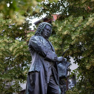 Johann Sebsatian Bach Statue in Eisenach vor dem Bachhaus
