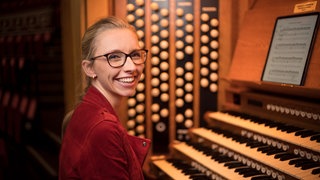 Anna Lapwood an der Orgel