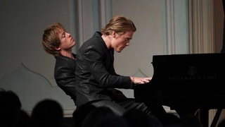 Lucas und Arthur Jussen am Klavier