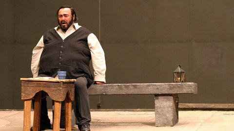 Luciano Pavarotti bei einer Probe von Tosca an der Deutschen Oper Berlin.