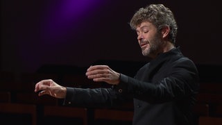 Pablo Heras-Casado dirigiert