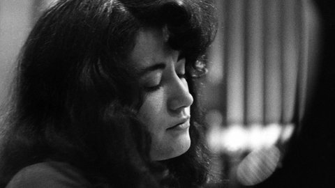 Pianistin Martha Argerich bei einem Konzert (1960er-Jahre)