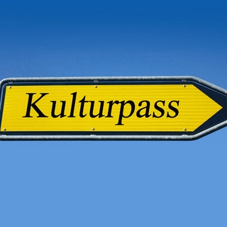 Ein Schild auf dem "Kulturpass" steht