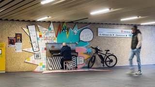 Open Piano in der Stadtbahnhaltestelle Charlottenplatz