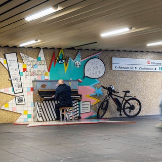 Open Piano in der Stadtbahnhaltestelle Charlottenplatz