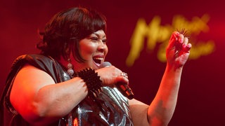 Martha Wash bei der All Night Dance Party auf der Stravinski Hall Bühne (Juli 2012). | Hits und Storys | Martha Wash - "Gonna Make You Sweat"