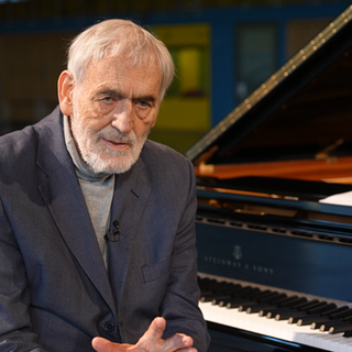 Auch mit 89 noch hellwach und voller Begeisterung für die Neue Musik: Helmut Lachenmann