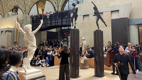 Das Orchestre du Nouveau Monde beim Auftritt im Museum