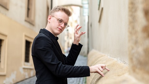Der Pianist Jan Cmelja