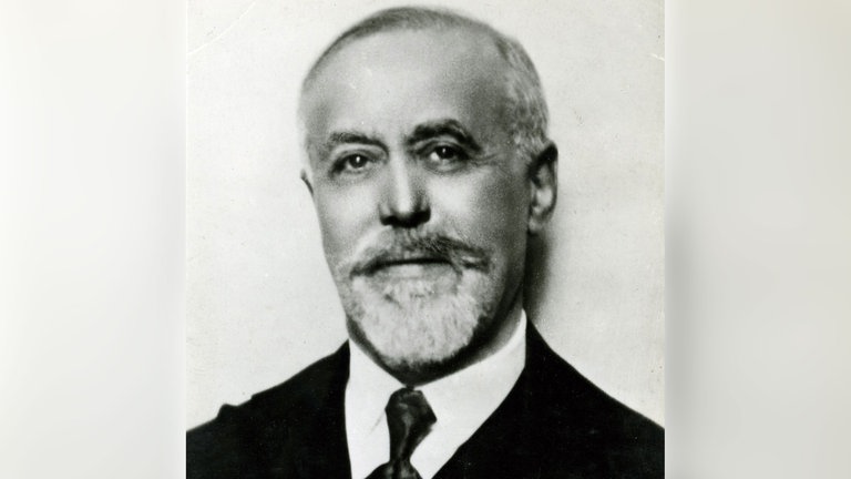 Paul Dukas (1865-1935), Komponist. Fotografie von LIPNITZKI für eine Postkarte aus dem Jahr 1930.