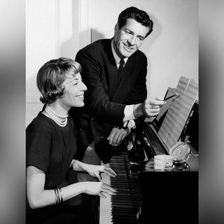 Komponistin Mary Rodgers und Komponist Hugh O Brian, Aufnahme von 1961  