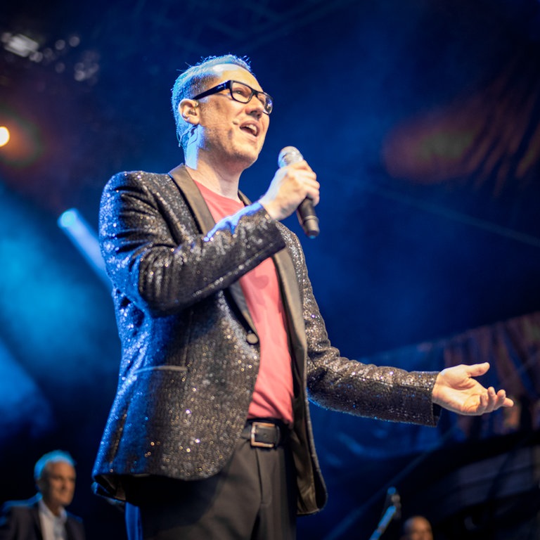 Jochen Stöckle bei SWR1 Pop & Poesie in Concert in Stuttgart, BÜRGER Freilichtbühne Killesberg, am 25.7.2025.