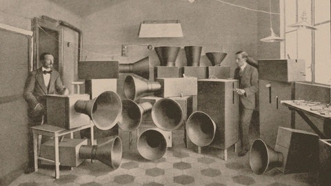 Das Intonarumori von Luigi Russolo im Studio in Mailand