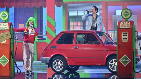 Ragazzki in Tankstellenkulisse beim ESC Vorentscheid
