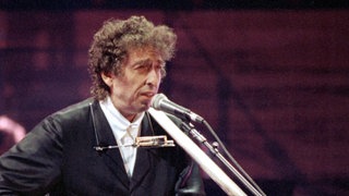 Bob Dylan bei seinem Jubiläumskonzert 1992. | MTV Unplugged mit Bob Dylan: Nicht einfach nur ein Rückblick